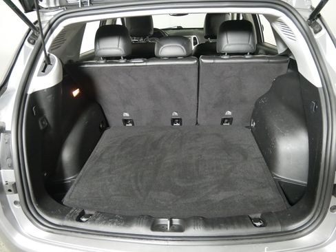 Used 2018 Jeep Compass Latitude w/ Popular Equipment Group image 18