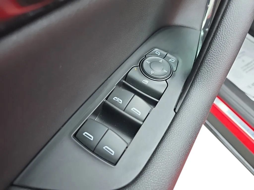 Used 2021 Chevrolet Blazer RS w/ Enhanced Convenience Package AWD/4WD image 13