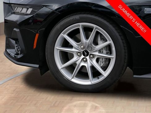 Used 2025 Ford Mustang GT Premium image 9