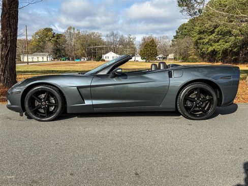 Used 2013 Chevrolet Corvette Convertible image 22