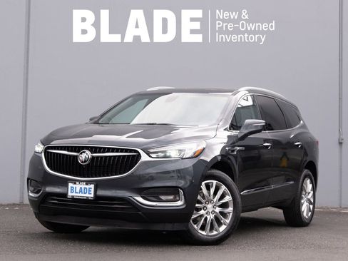 Used 2021 Buick Enclave Essence image 1