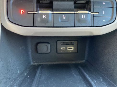 Used 2023 GMC Acadia Denali w/ Denali Ultimate Package image 17