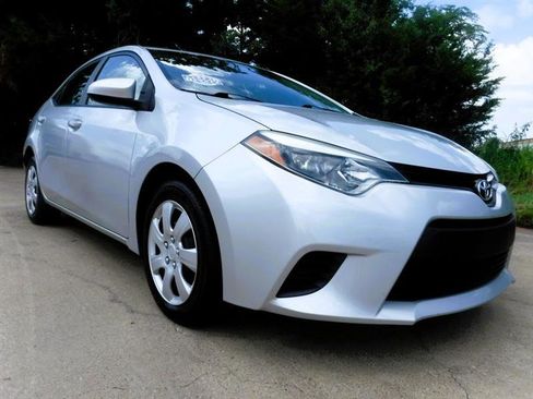 Used 2014 Toyota Corolla LE image 3