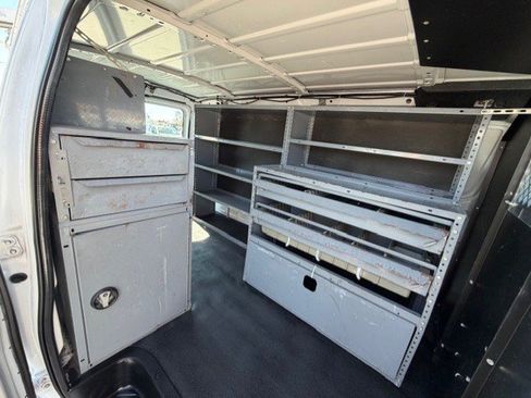 Used 2009 Ford E-350 and Econoline 350 Super Duty image 12