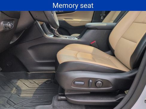 Certified 2024 Chevrolet Equinox Premier AWD/4WD image 11