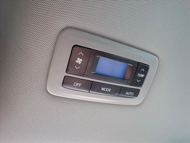 Used 2017 Toyota Sienna XLE Premium w/ Protection Package FWD image 12