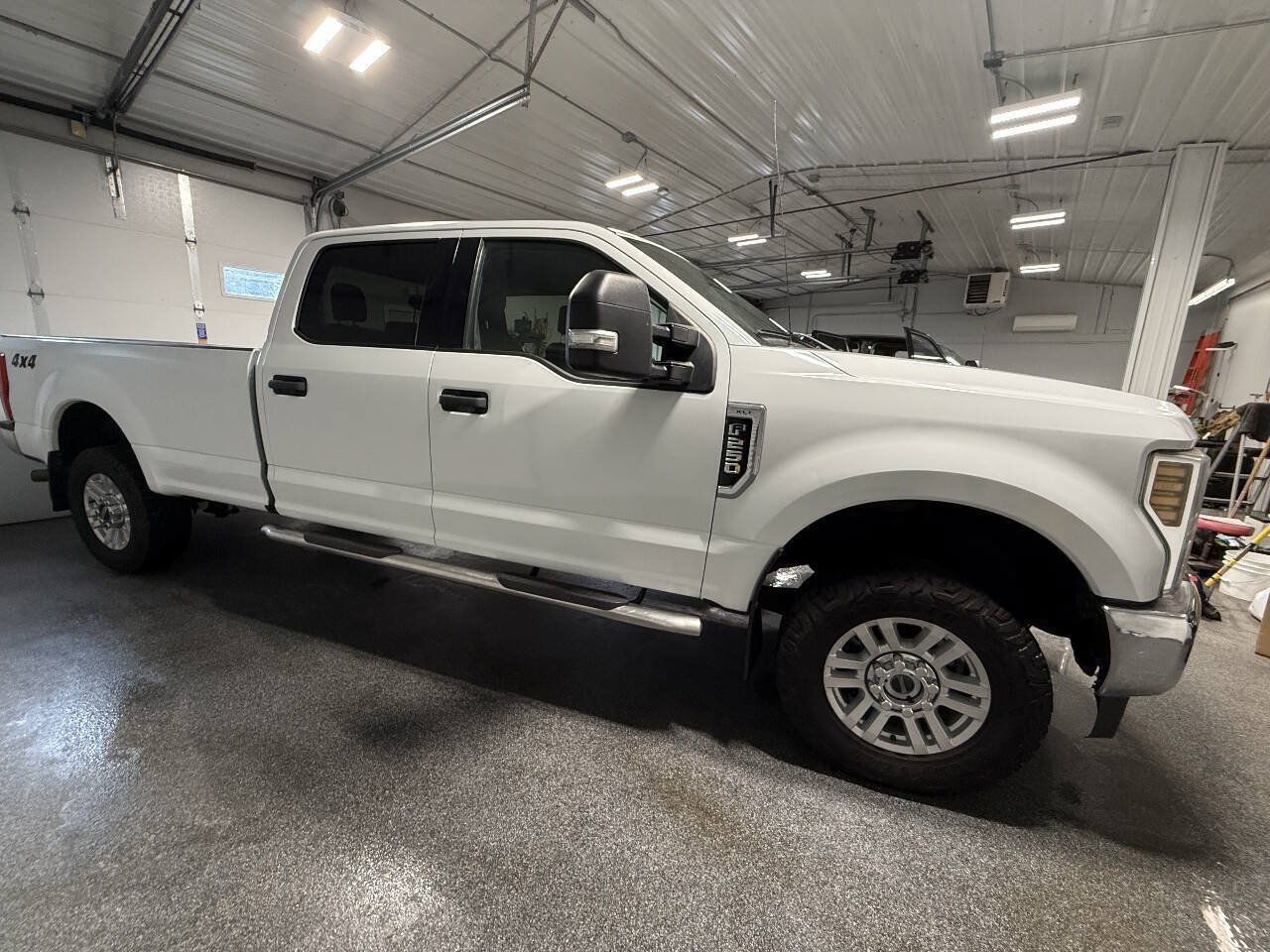 Used 2019 Ford F250 XLT w/ XLT Value Package AWD/4WD image 4