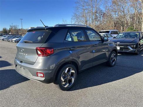 New 2026 Hyundai Venue SEL image 3