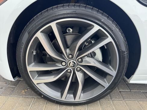 Used 2024 Jaguar XF R-Dynamic SE AWD/4WD image 9