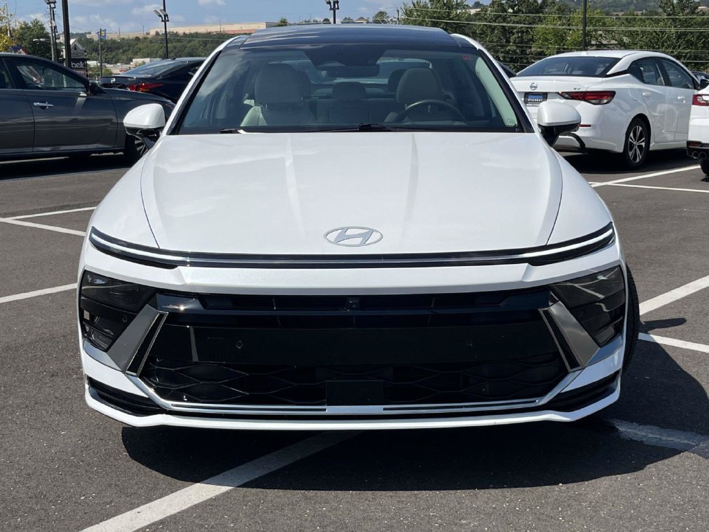 Certified 2025 Hyundai Sonata Limited FWD image 8