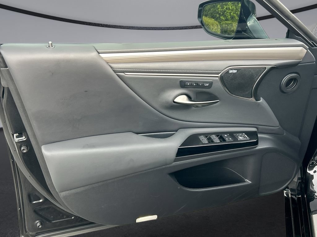 Used 2024 Lexus ES 300h F Sport w/ Accessory Package (Z2) FWD image 26