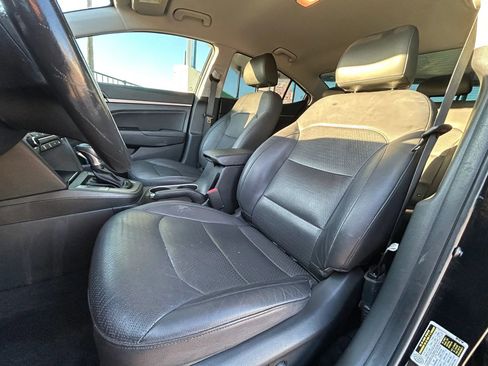Used 2018 Hyundai Elantra Limited image 10