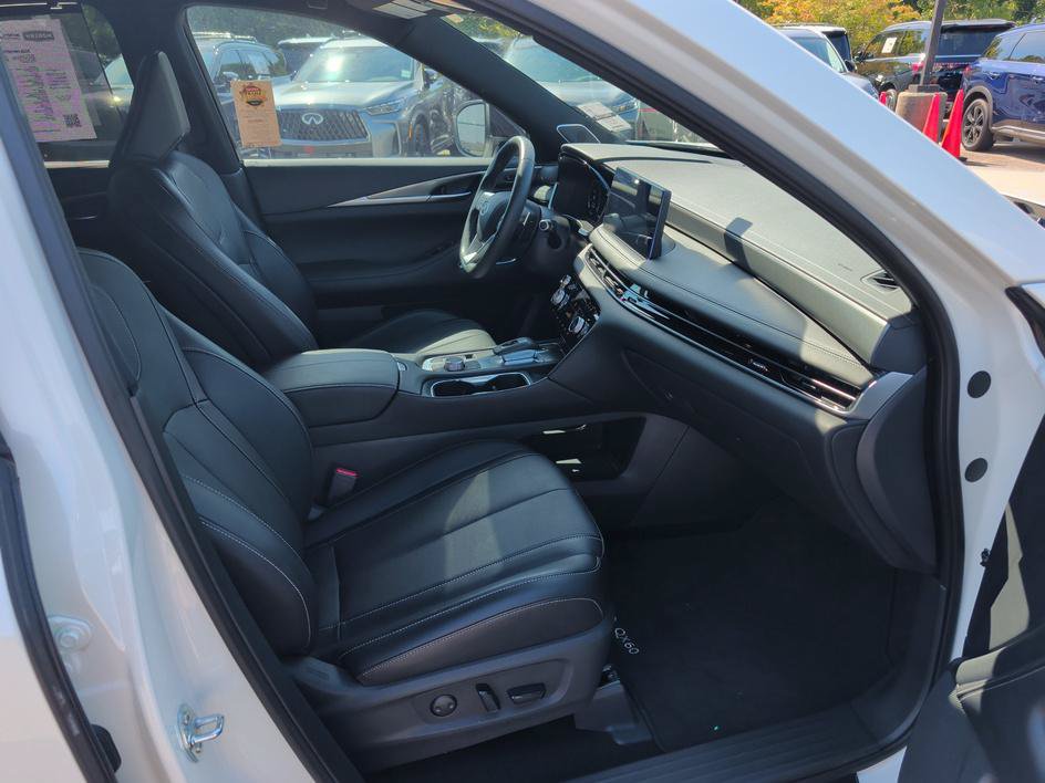 Certified 2025 INFINITI QX60 Luxe w/ Black Edition FWD image 12