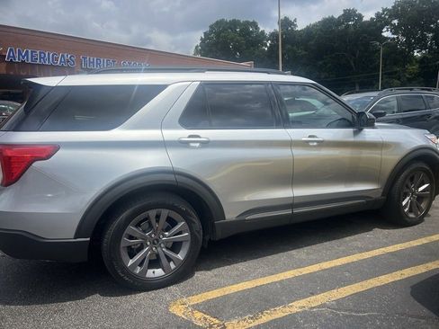 Used 2022 Ford Explorer XLT w/ Equipment Group 202A image 1