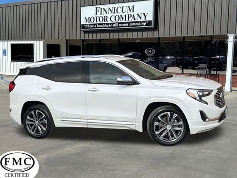Used 2020 GMC Terrain Denali w/ Denali Premium Package image 1