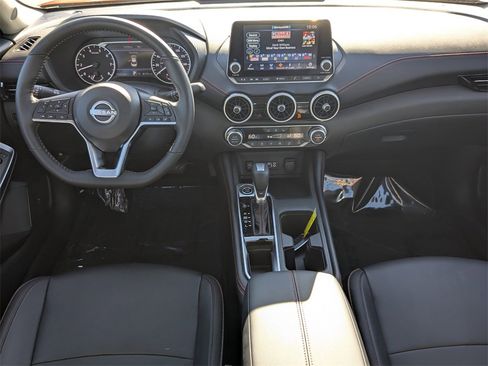Used 2025 Nissan Sentra SR w/ SR Premium Package image 12