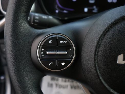 Used 2025 Kia Soul LX FWD image 23