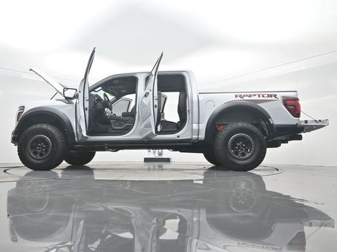 Used 2025 Ford F150 Raptor AWD/4WD image 51