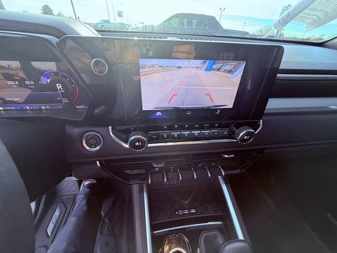 Used 2024 Chevrolet Colorado LT w/ LT Convenience Package II image 15