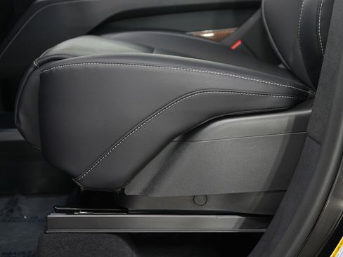 Used 2026 Cadillac Vistiq Luxury image 25