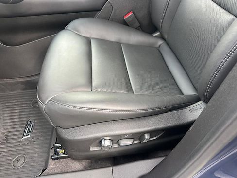 New 2025 Cadillac XT4 Premium Luxury image 11