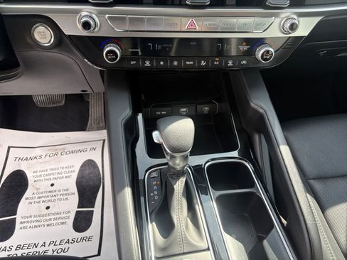 Used 2023 Kia Telluride LX AWD/4WD image 15