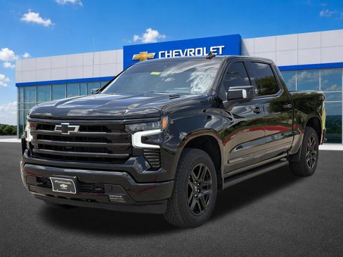 Used 2025 Chevrolet Silverado 1500 High Country w/ Midnight Edition AWD/4WD image 3