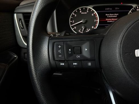 Used 2023 Nissan Rogue S FWD image 32