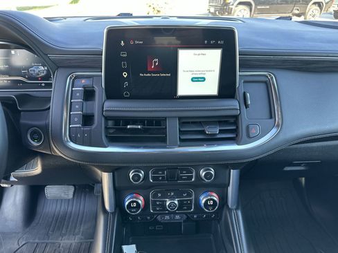 Used 2023 GMC Yukon XL SLT AWD/4WD image 13