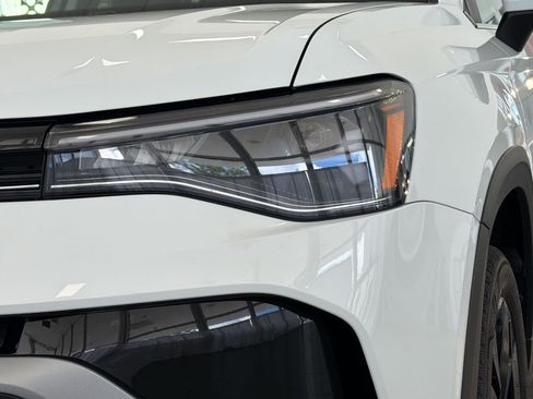 New 2026 Volkswagen Taos SE FWD image 12