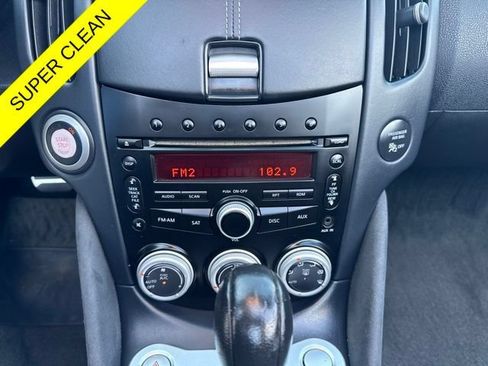 Used 2014 Nissan 370Z Touring RWD image 9