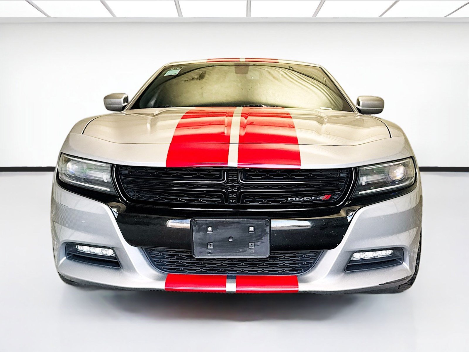 Used 2017 Dodge Charger R/T RWD image 2