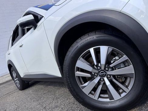 Used 2022 Nissan Pathfinder SL w/ SL Black Package image 7