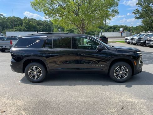 New 2026 Chevrolet Traverse LT FWD image 9