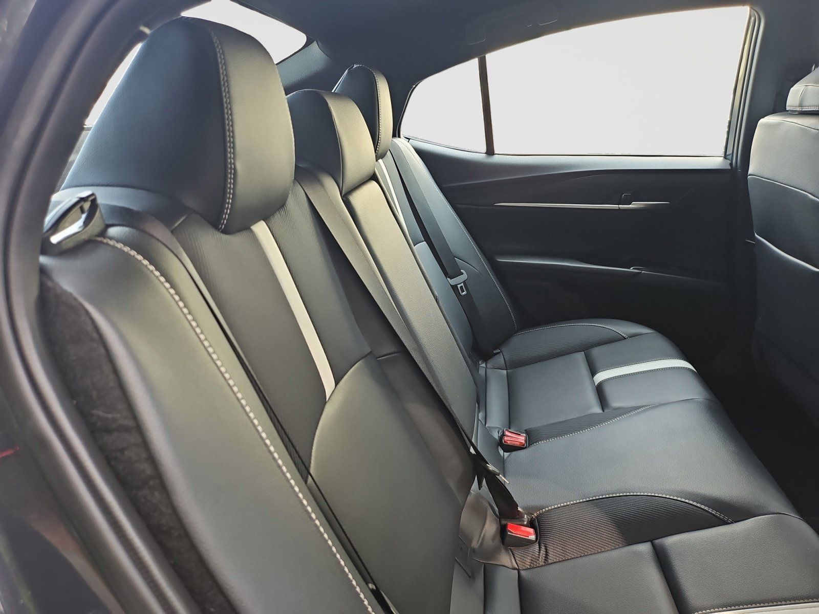 Used 2025 Toyota Camry SE FWD image 45