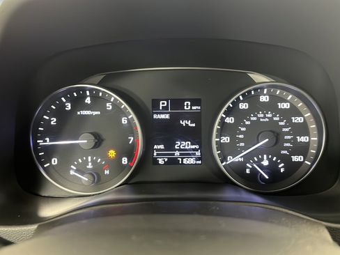 Used 2017 Hyundai Elantra SE FWD image 14