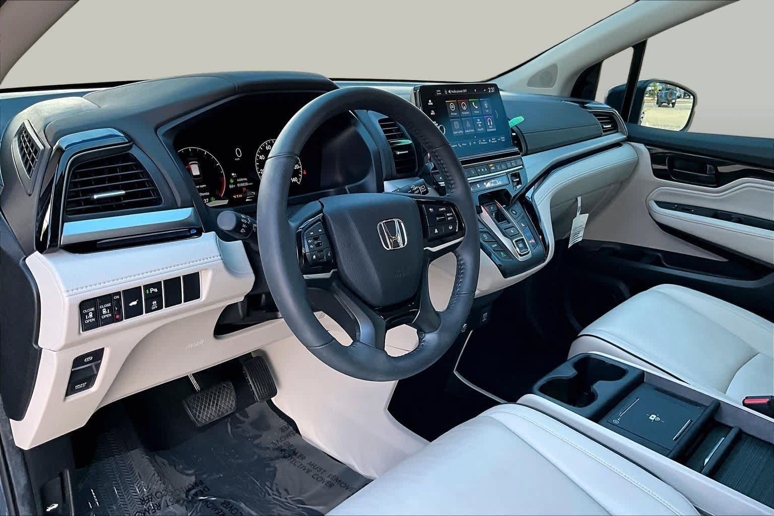 Used 2026 Honda Odyssey Touring image 17