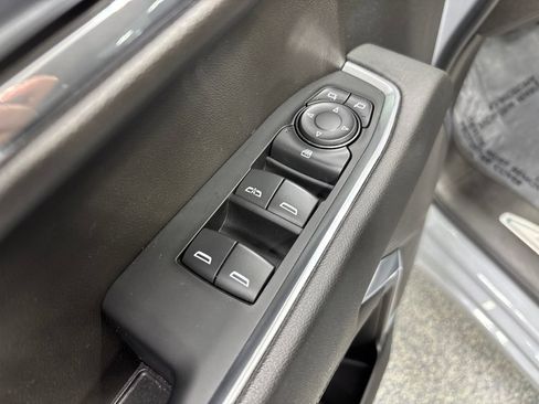 Used 2024 Chevrolet Silverado 1500 LT AWD/4WD image 31
