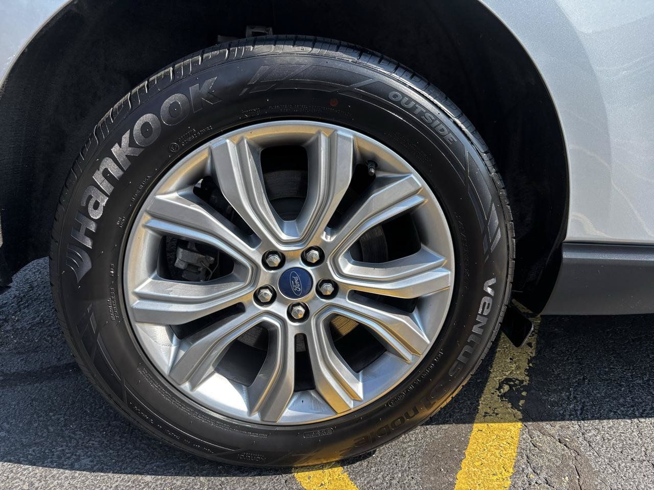 Used 2022 Ford Edge Titanium AWD/4WD image 9