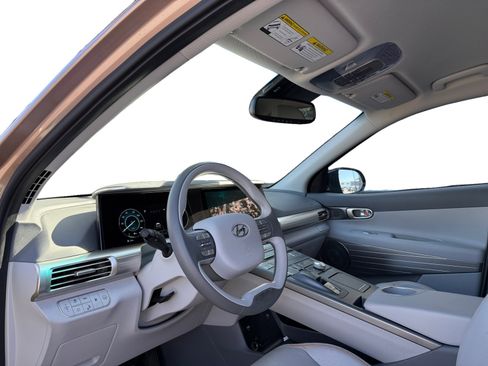 Used 2022 Hyundai Nexo Blue image 9