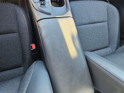 Used 2023 Toyota Crown XLE image 28