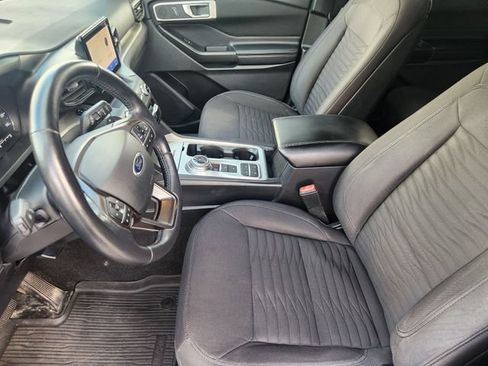 Used 2020 Ford Explorer XLT RWD image 13