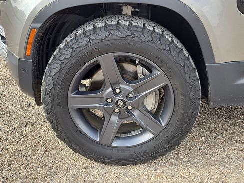 Used 2021 Land Rover Defender 110 SE image 10