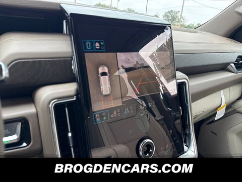 New 2026 GMC Yukon XL Denali w/ Sun & Power Step Package AWD/4WD image 6