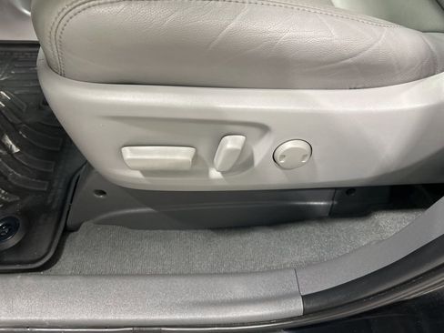 Used 2020 Toyota Sienna XLE image 11