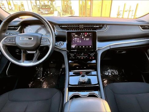 Used 2022 Jeep Grand Cherokee L Laredo w/ Luxury Tech Group I image 11