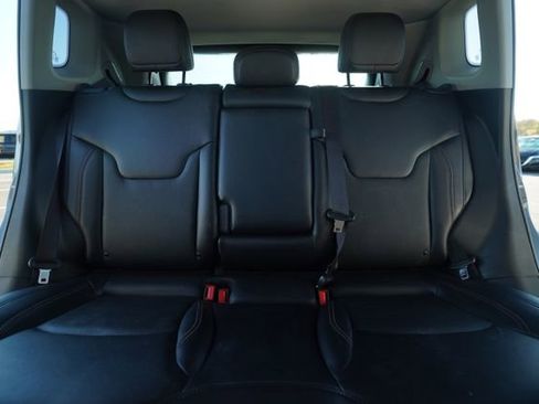 Used 2022 Jeep Compass Limited image 34