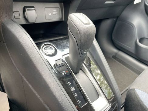 Used 2025 Nissan Versa SV w/ Trunk Package image 27