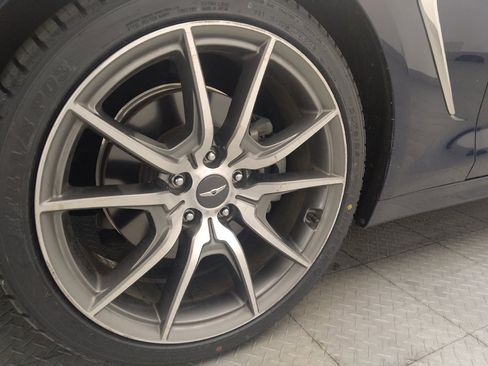 Used 2019 Genesis G70 2.0T Advanced w/ Dynamic Package RWD image 31