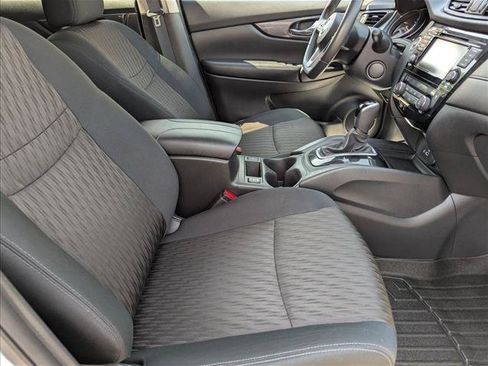 Used 2018 Nissan Rogue SV w/ Premium Package AWD/4WD image 20
